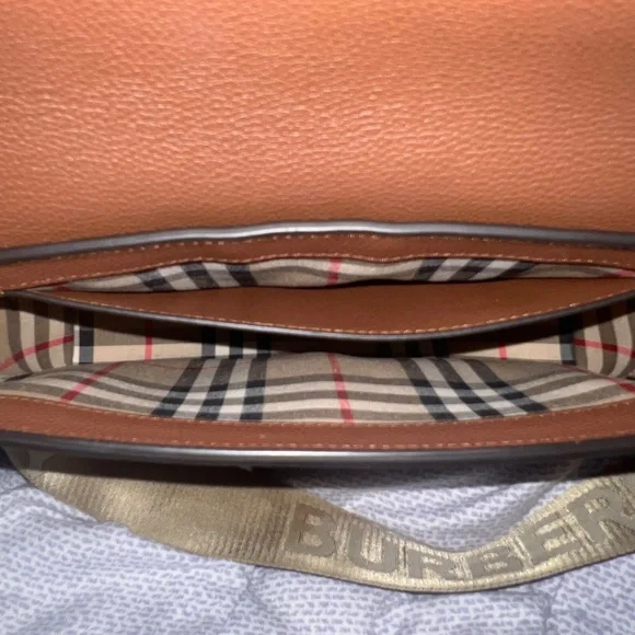 Burberry Note Shoulder Bag - Picture 8 of 13